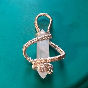 Quartz crystal pendant